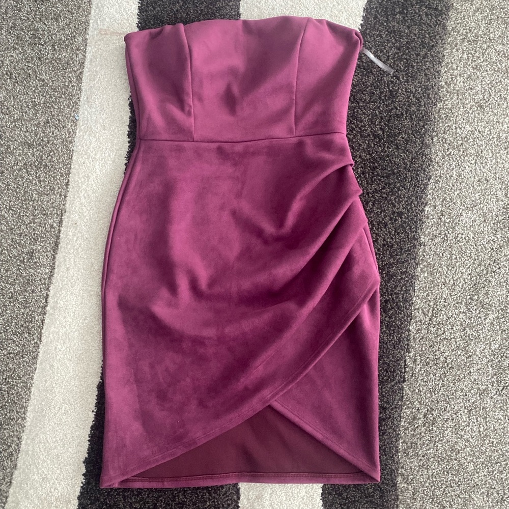 Charlotte Russe burgundy strapless body con dress